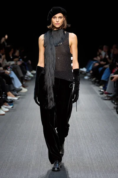 Look 90
